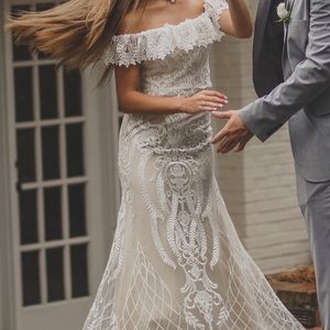 Ellie Wilde Cream/white prom dress